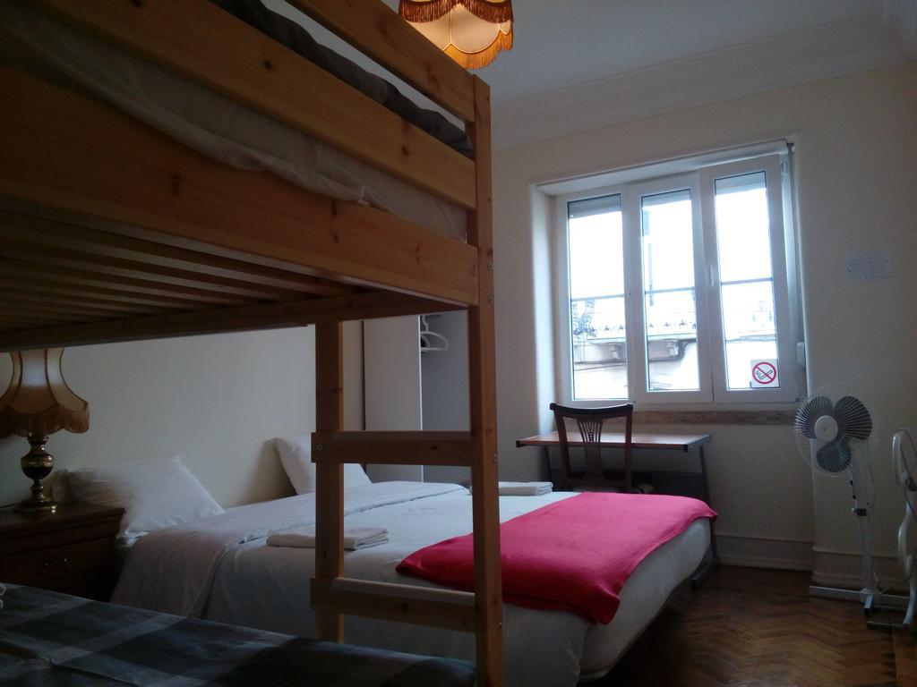 Voyage Guest House Lisbona Esterno foto